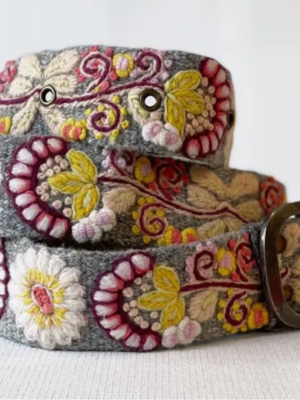 Embroidered Floral Gray Wool Belt with Pink & Yellow Accents size SMALL